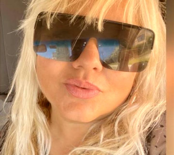 Abril Castandiello escort