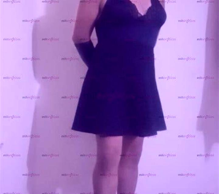Abril Sarriguren escort