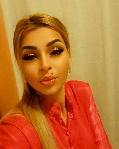 Abril Tortuero escort