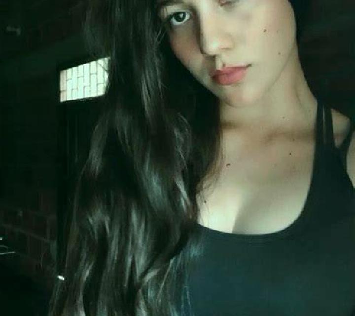 Adriana 2 Carriches escort