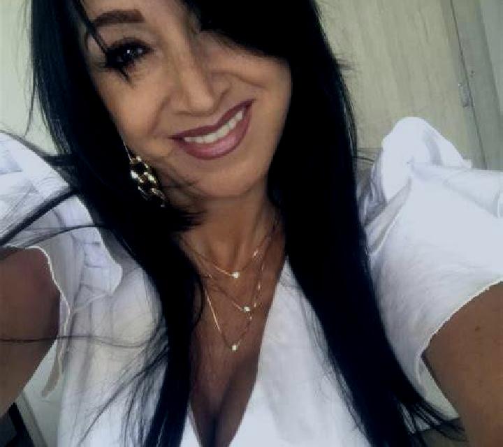 Adriana 3 Pias escort