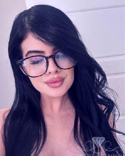 Alejandra Tavertet escort