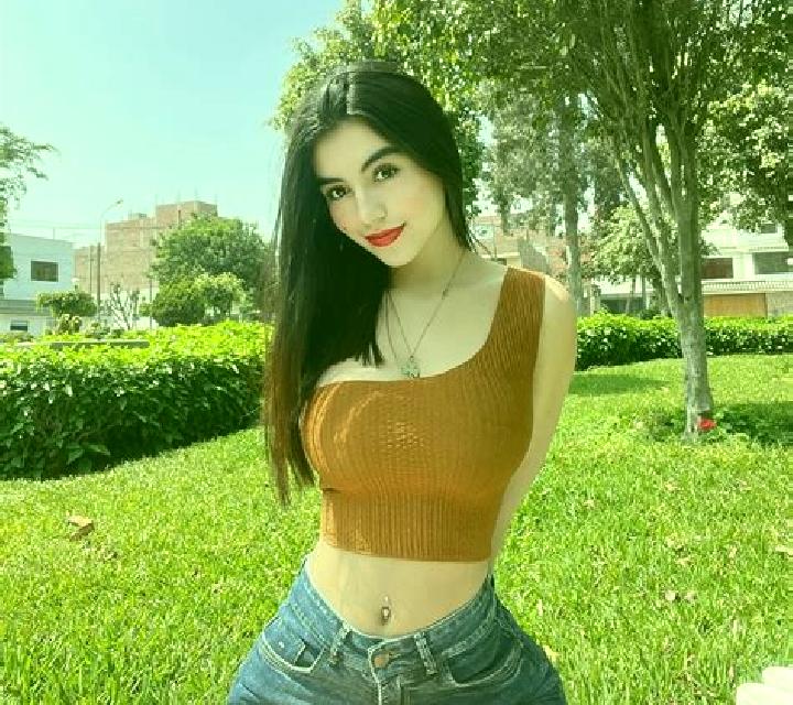 Andrea Canada Rosal escort