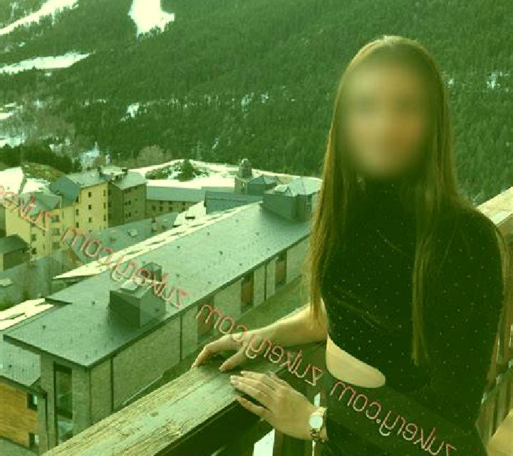 Andrea Martos escort