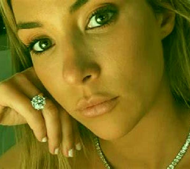 Andrea Navamorales escort