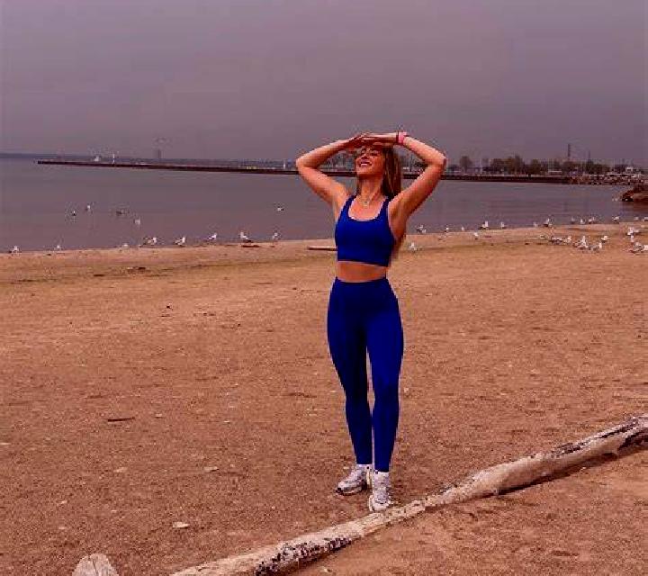 Aurora Sauca escort