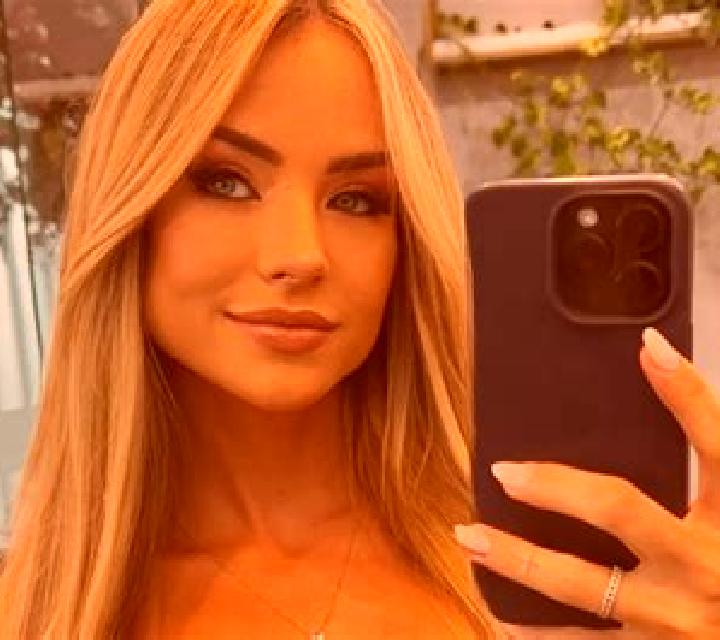 Camila Villanueva del Aceral escort