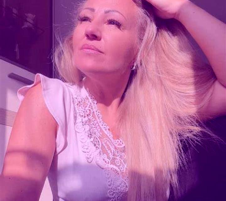 Carla 3 Nueno escort
