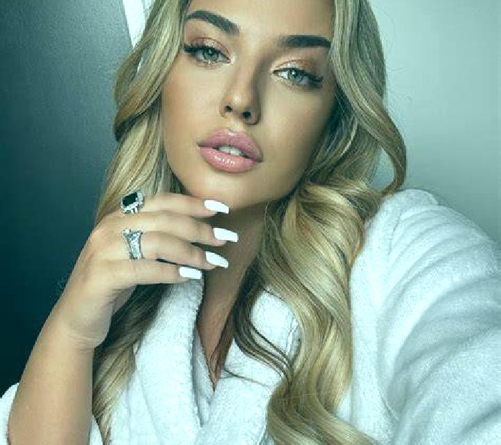 Carmen Ainzon escort