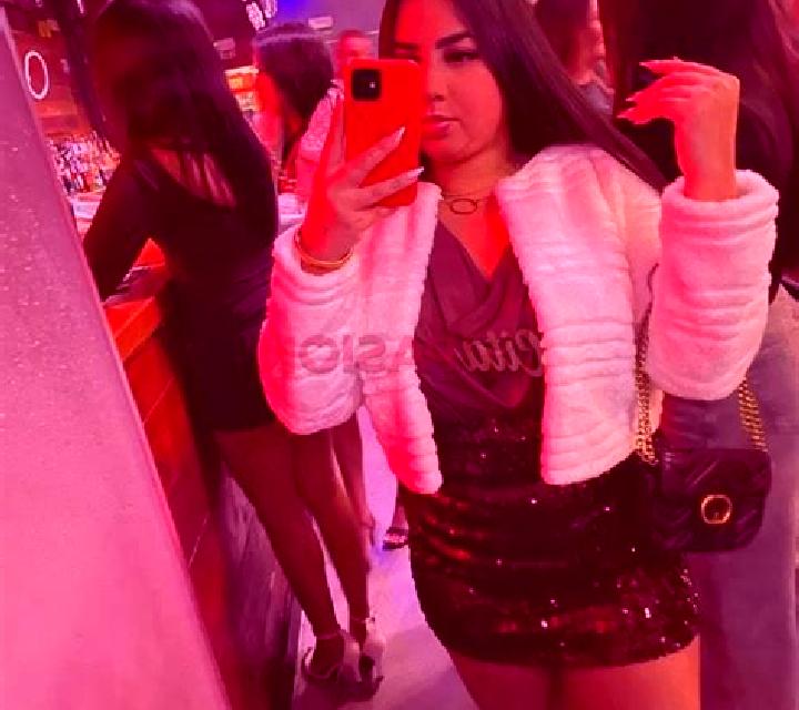 Cielo Checa escort