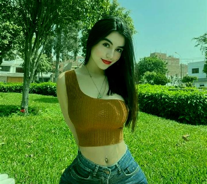 Claudia Candasnos escort