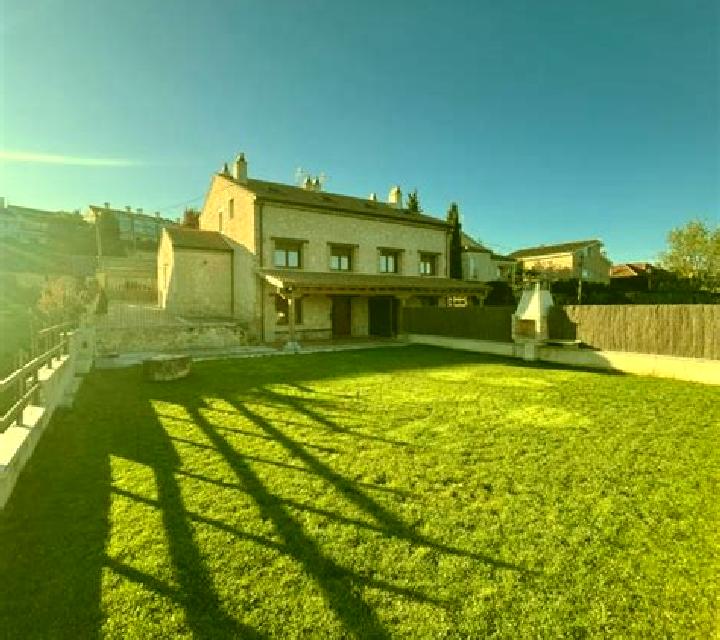 Daniela Arellano escort
