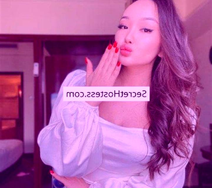Emilia Gavilanes escort