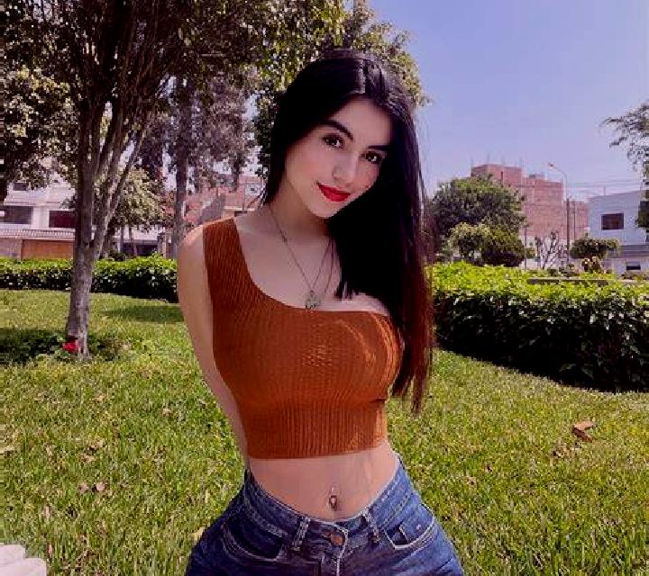 Jade 3 Aragues del Puerto escort