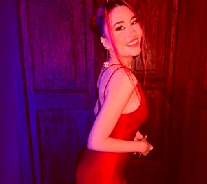 Josefina Lecinena escort