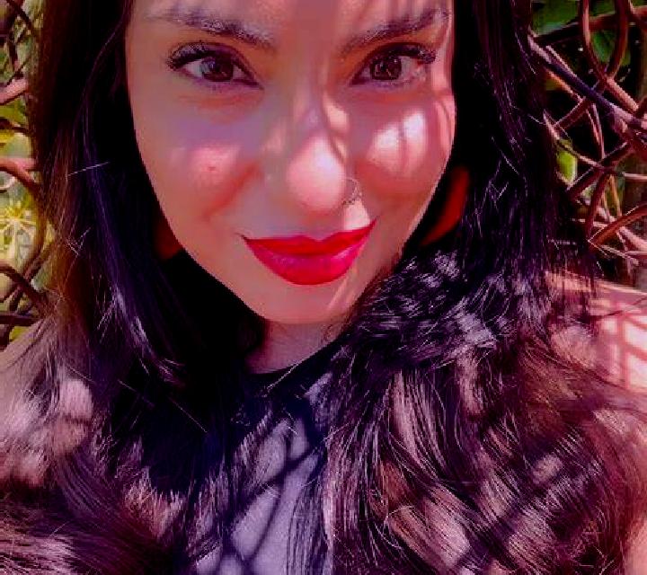 Julia 2 Fiscal escort