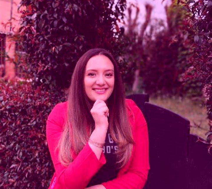 Julia 2 Pomer escort