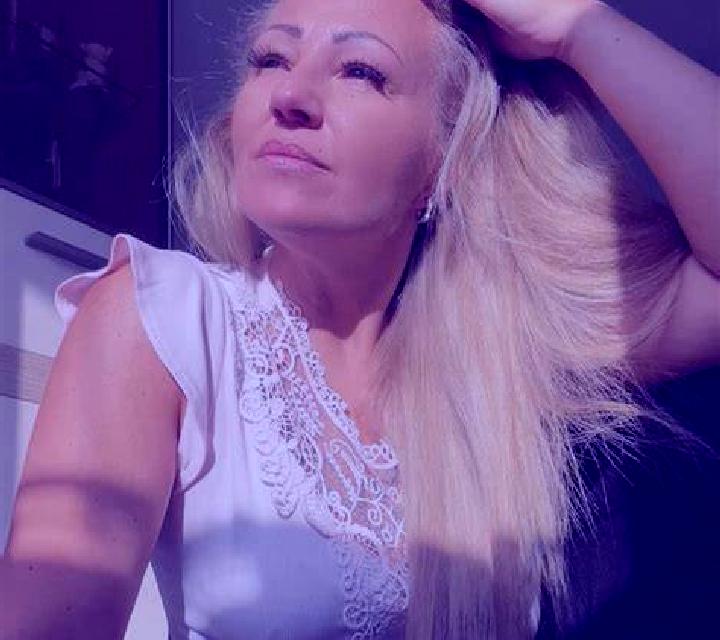 Julia 2 Tapioles escort