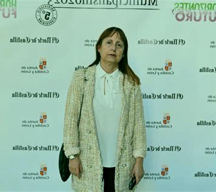 Julia 3 Illana escort
