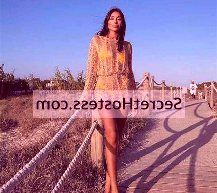 Julia 3 Santafe escort