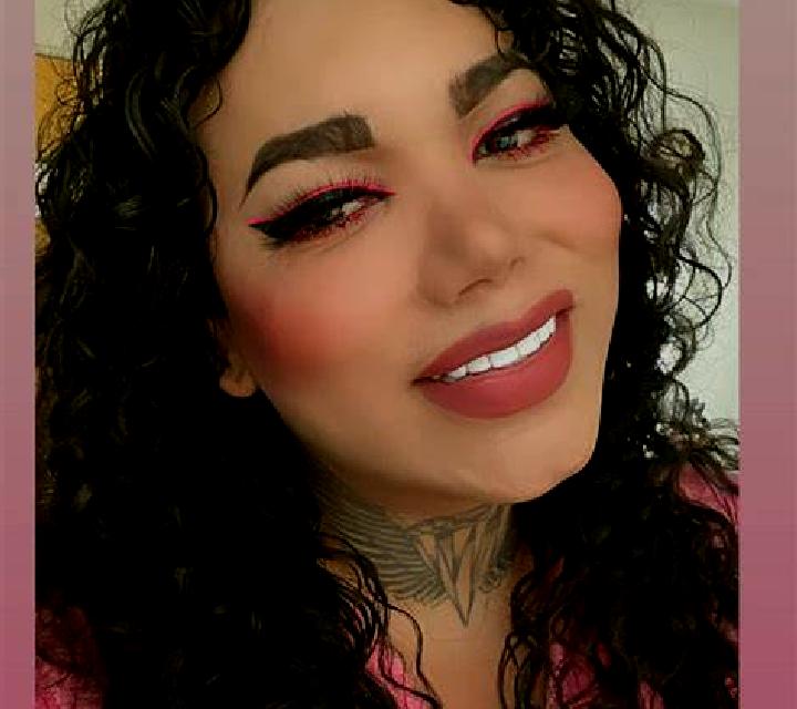Julia Alfarrasi escort