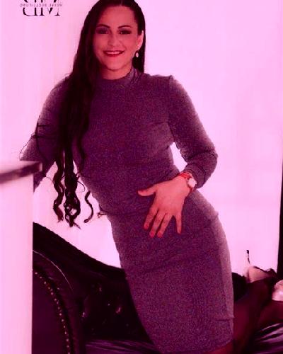 Julia Tineo escort