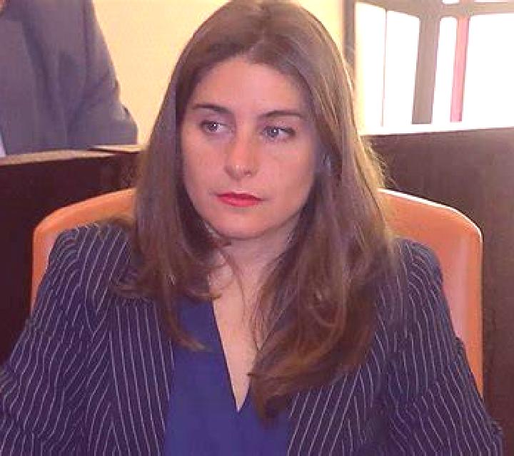 Laia 2 Benatae escort
