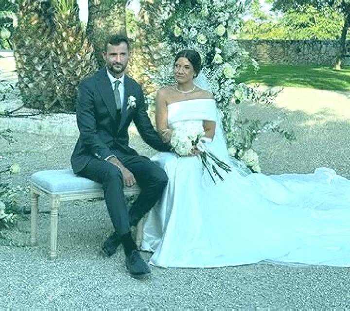 Laia 2 Senyera escort