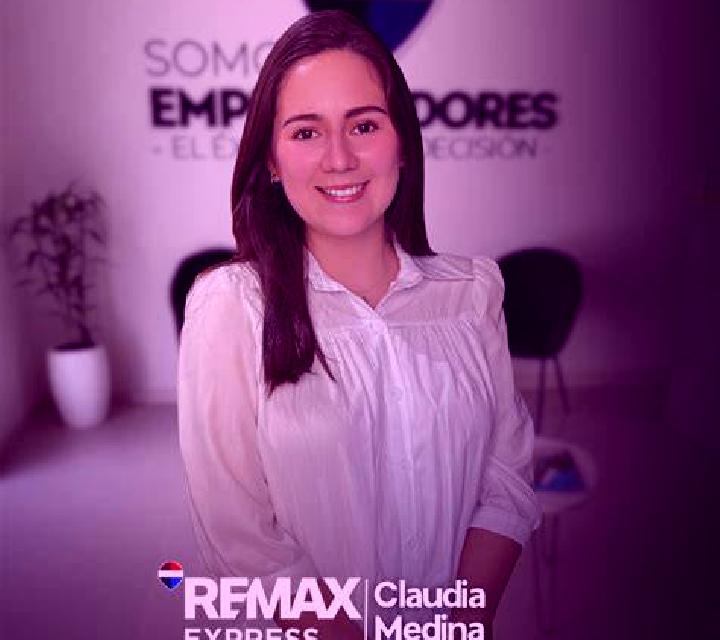 Lucía Avila escort