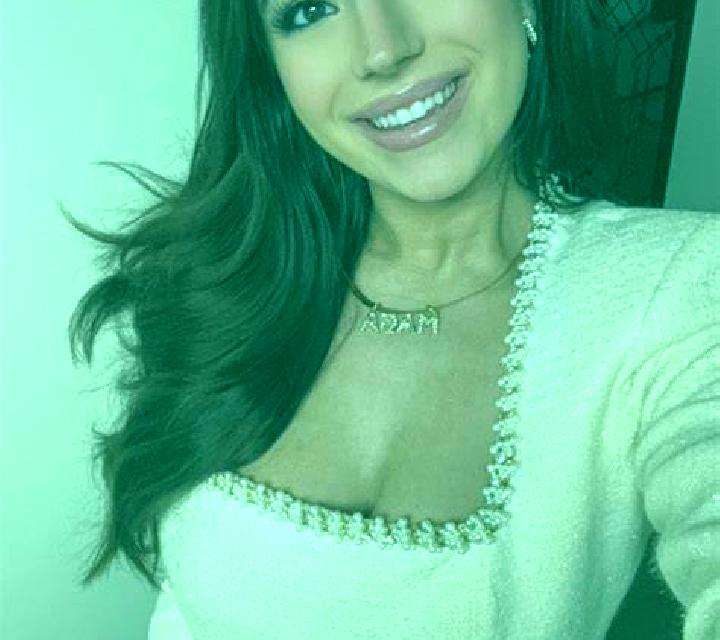 María Novales escort