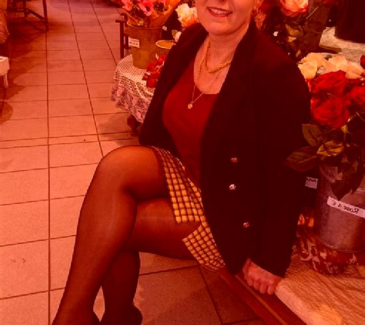 María Santafe escort