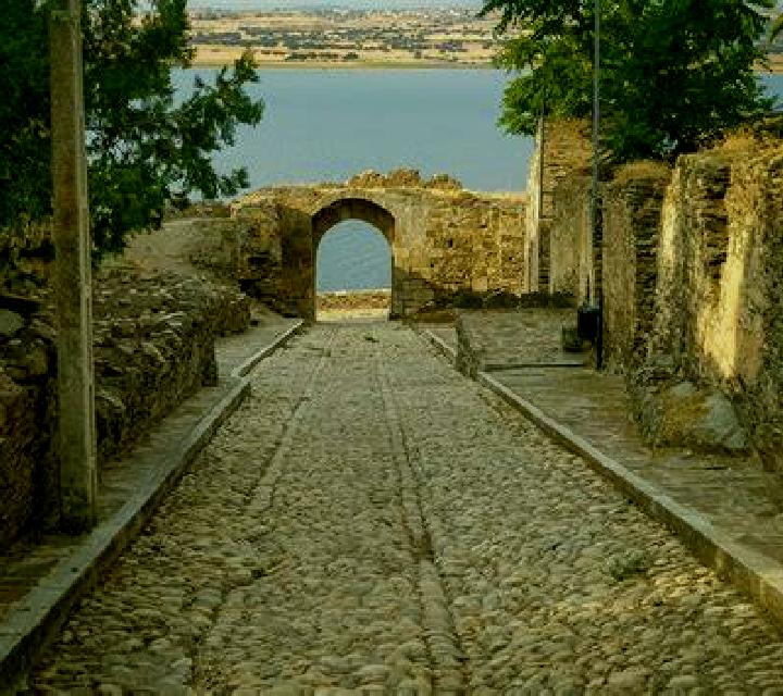 Martina 3 Guntin escort