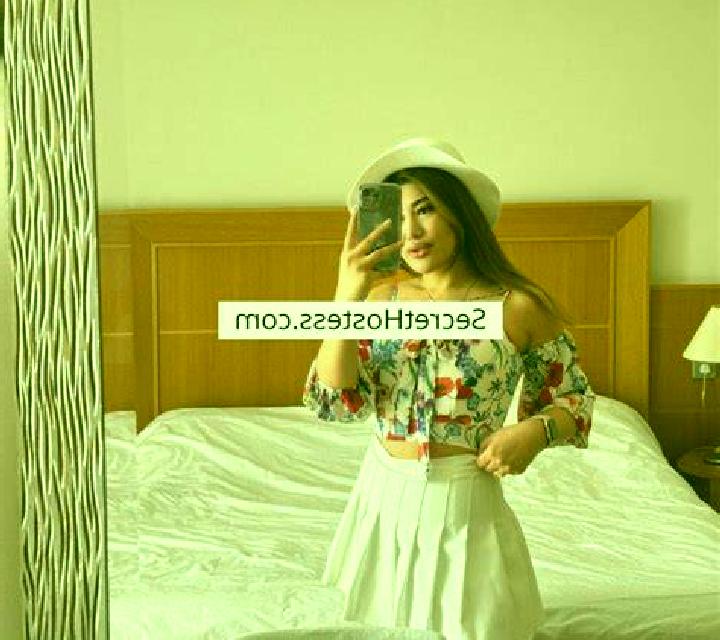 Martina 3 Macastre escort