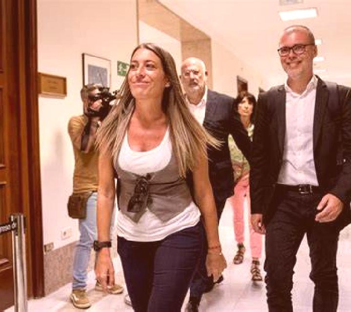 Ángela Santa Cruz de Nogueras escort