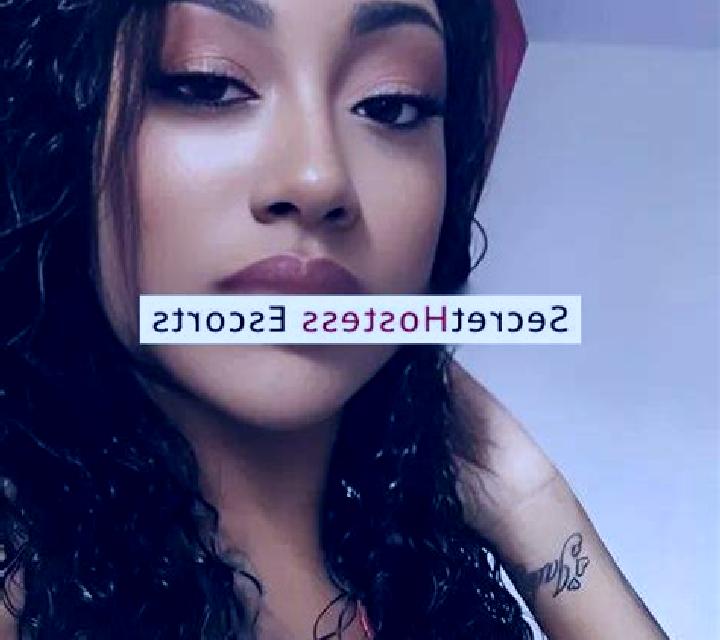 Ángela Selaya escort