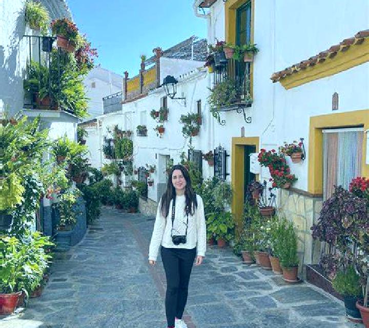 Noa Bornos escort
