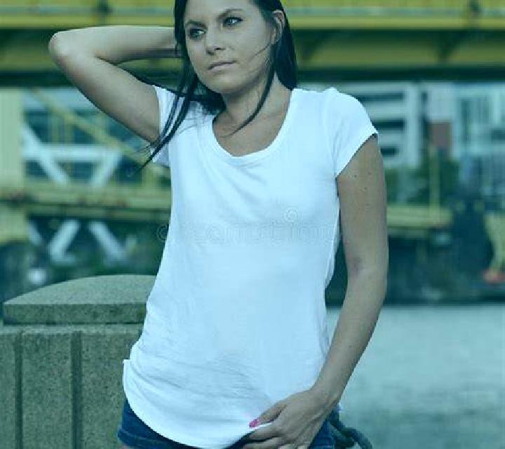 Noelia Fuente la Reina escort