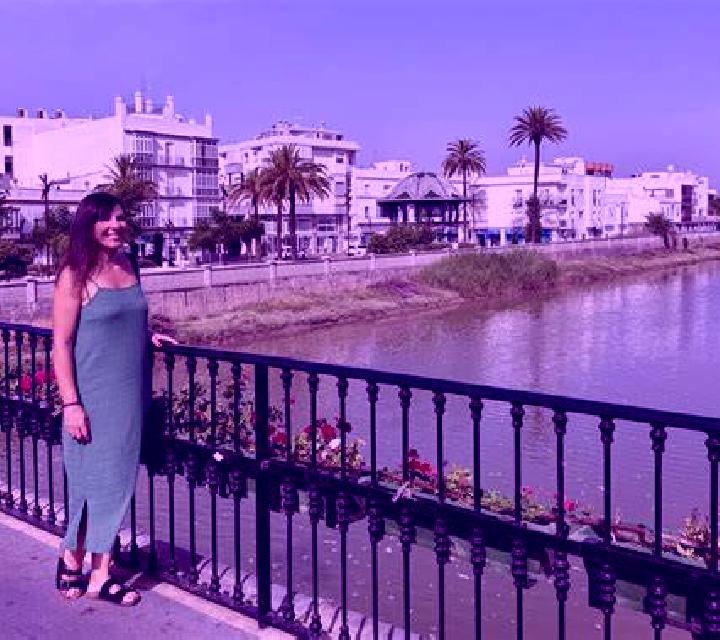 Nora 2 Daimus escort