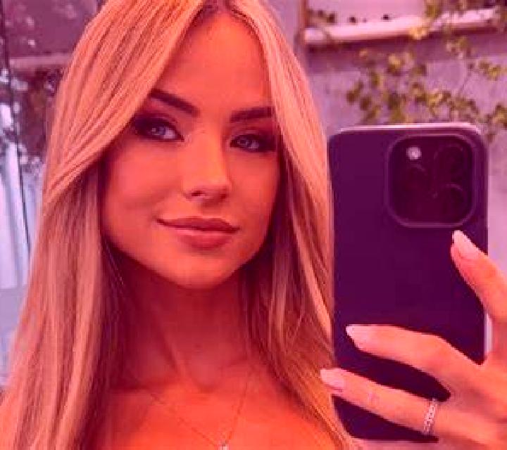 Nora Piovera escort
