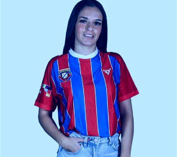Renata 3 Petin escort