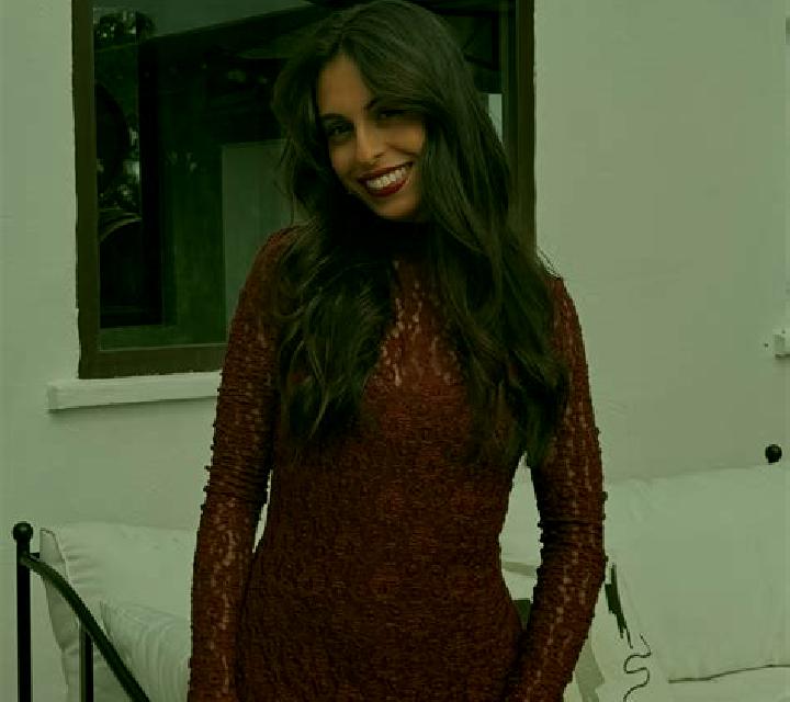 Renata 3 Vidra escort
