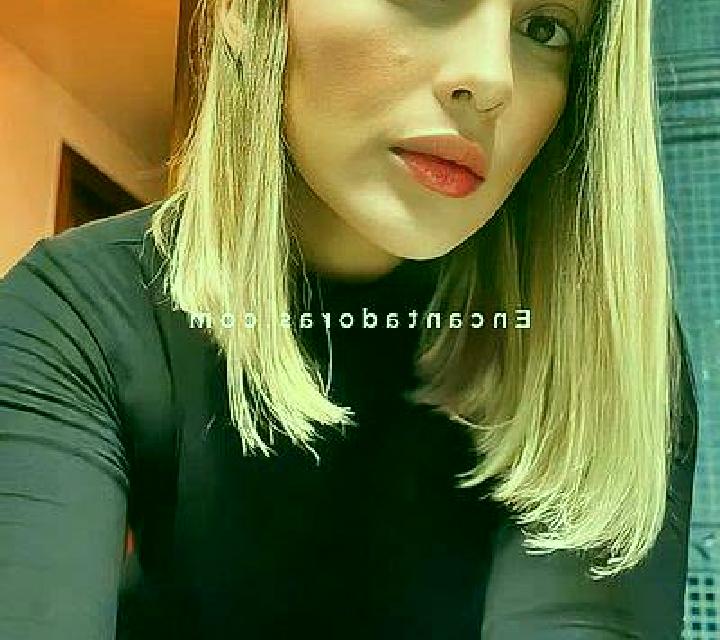 Sara Macael escort