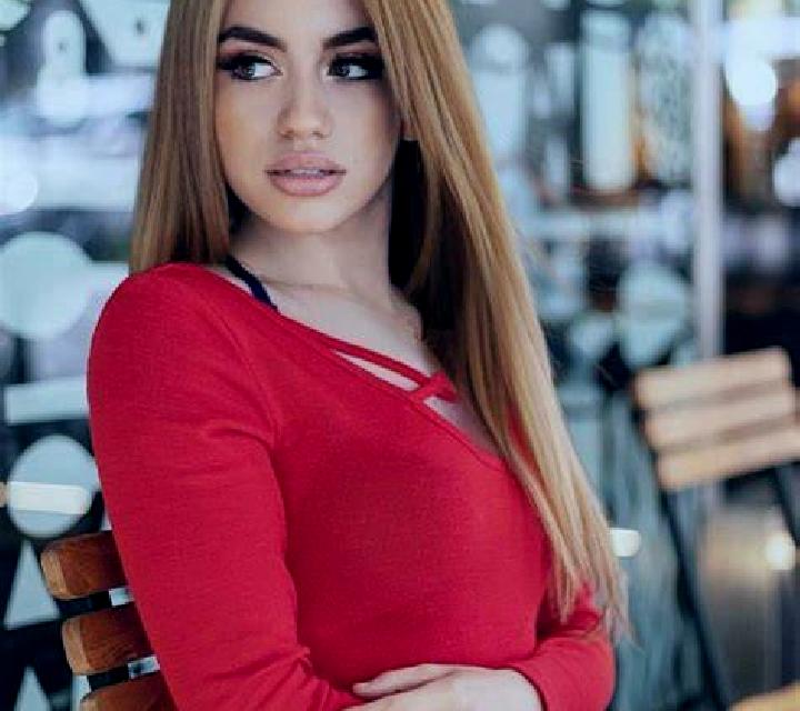 Selene Fuentesecas escort