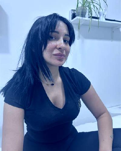 Zara 2 Amieva escort